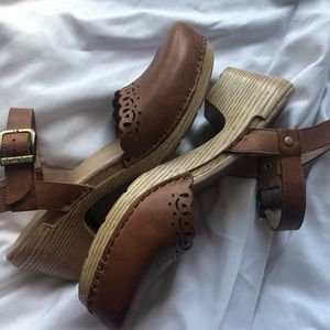 Brown Dansko Martha
